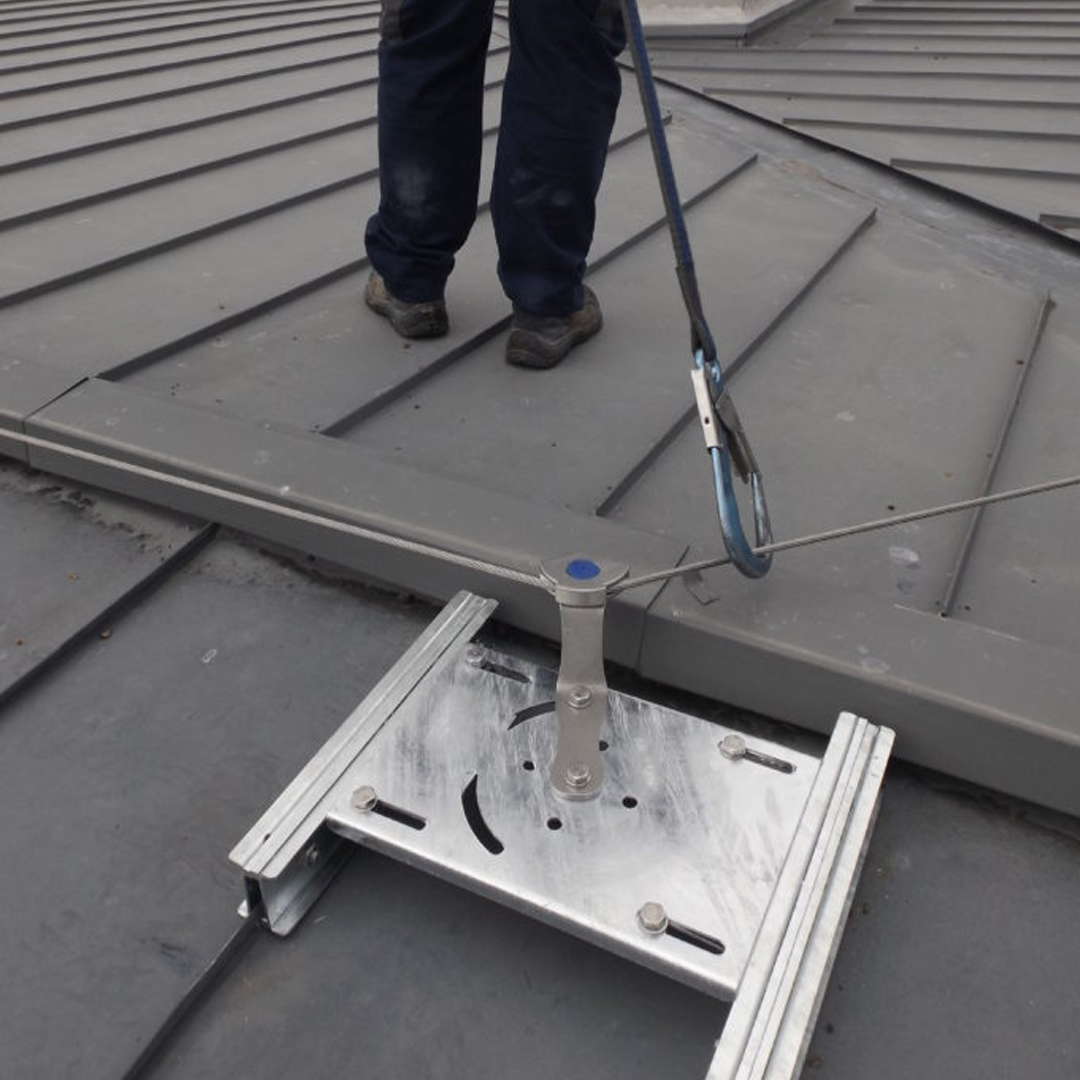 Ancrage antichute sur toiture aluminium
